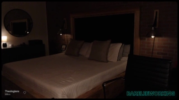 Bareleeworking  08-11-2021 video biglips